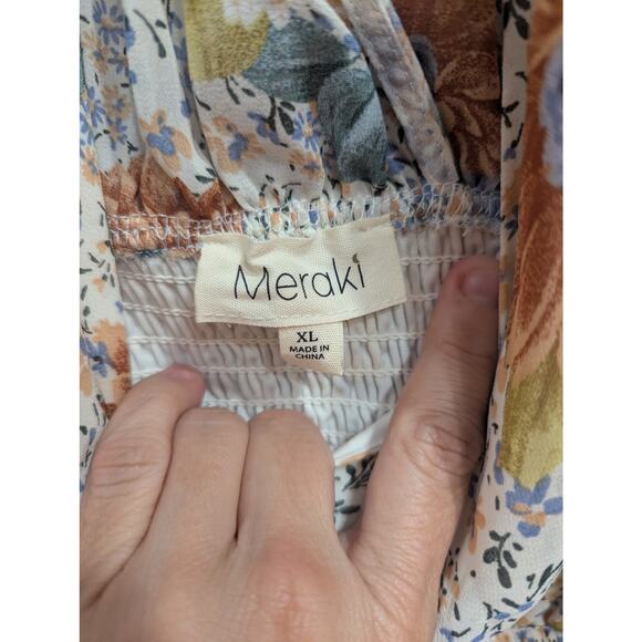 Flirty feminine blouse w/gold butterfly button accents, flutter sleeves, Meraki - Picture 3 of 8